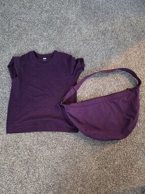 💎💥 Uniqlo Purple Crewneck Tee And Bag Set - Size M